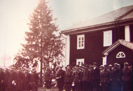 Talvisotaan lähdössä Kruukkilan pihassa 1939